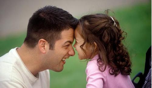 原创爸爸在女儿成长中的作用如何成为好爸爸